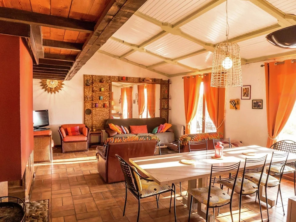 Gorgeous Villa in La Palme With Swimming Pool