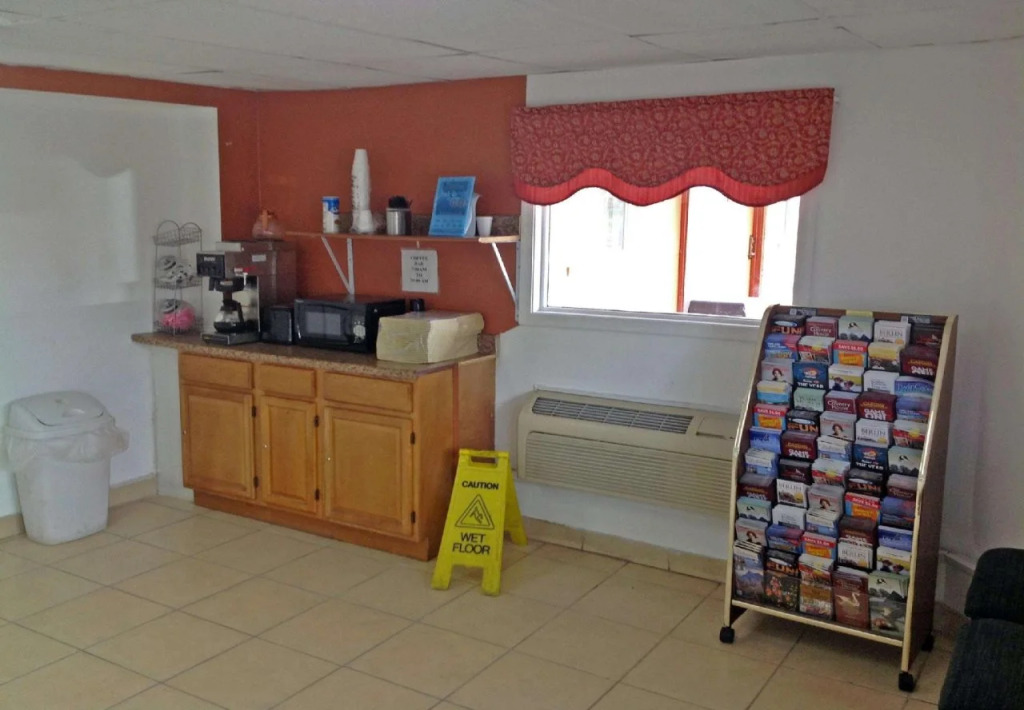 Country Hearth Inns and Suites Delmar