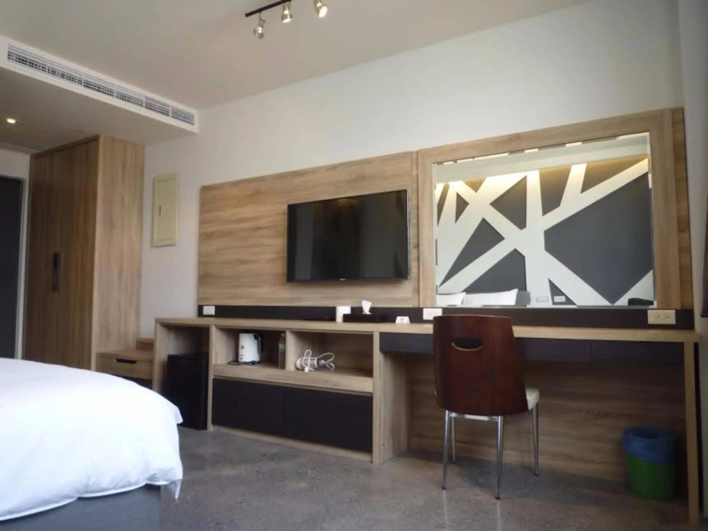 Travel Light Hotel