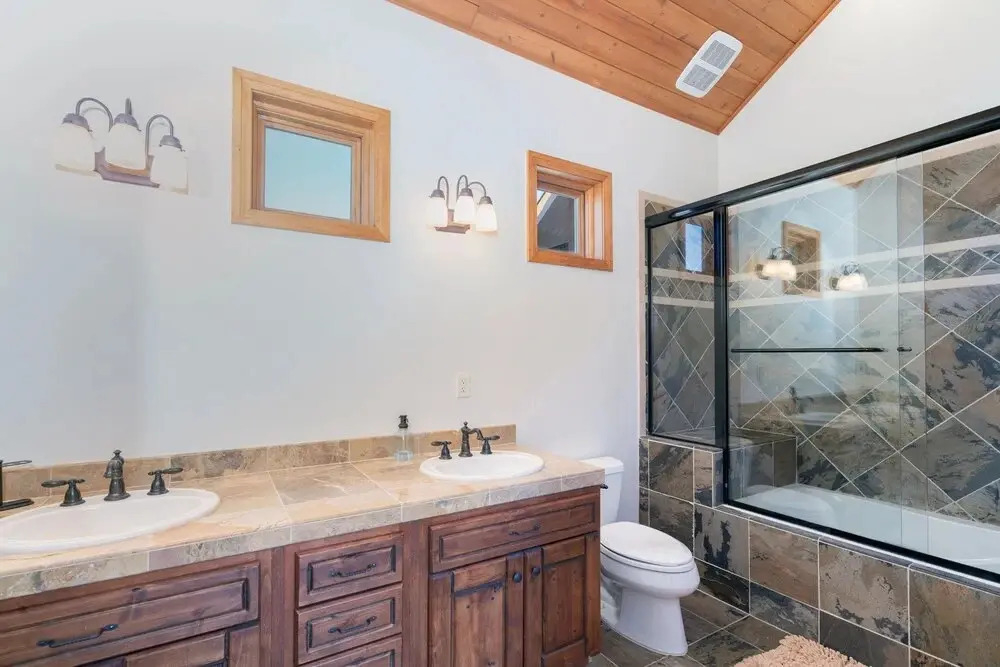 Vista House - 4 Bedroom Home + Private Hot Tub - LLH 57139