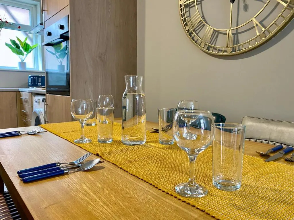 Fabulous 1 Bedroom Apartment - sleeps 4