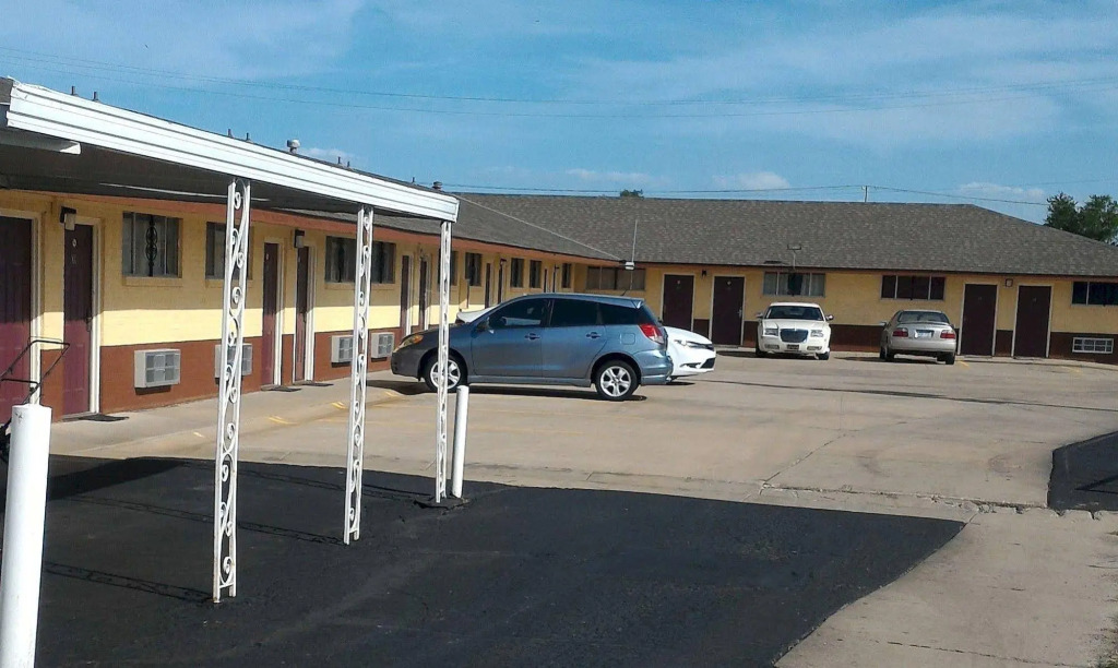 Airport Lodge Wichita Kansas