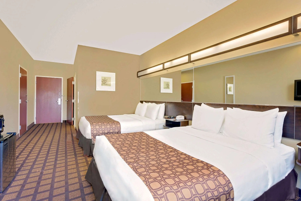 Microtel by Wyndham Perry National Fairground Area I-75