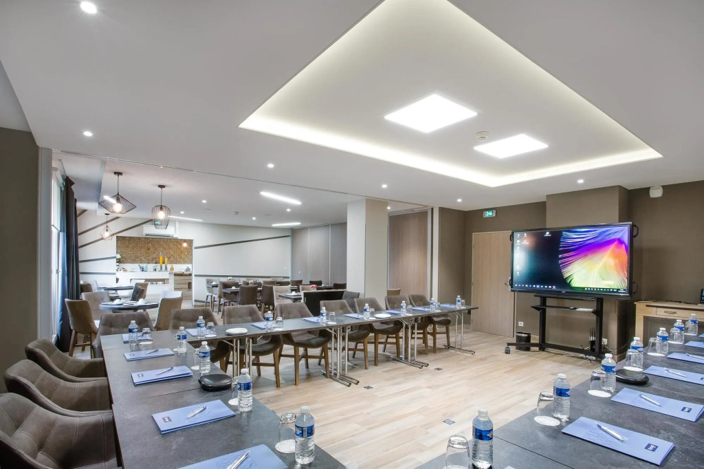 Kyriad Chambéry Centre - Hôtel et Résidence