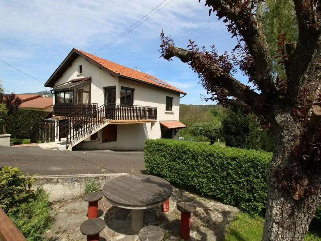 Gîte rénové avec terrasse près de Retournac - FR-1-582-248
