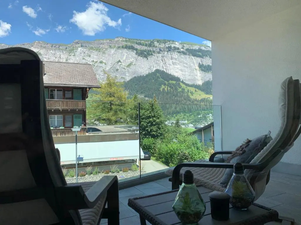 Luxus Neubau 5 min zu Talstation & Caumasee