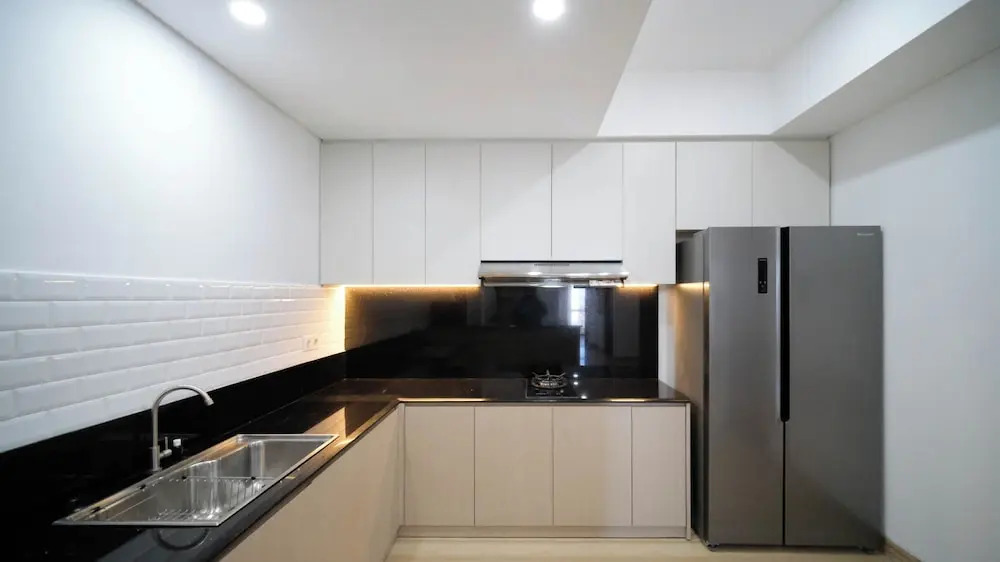 Exclusive and Spacey 3BR at Grand Sungkono Lagoon Apartment By Travelio