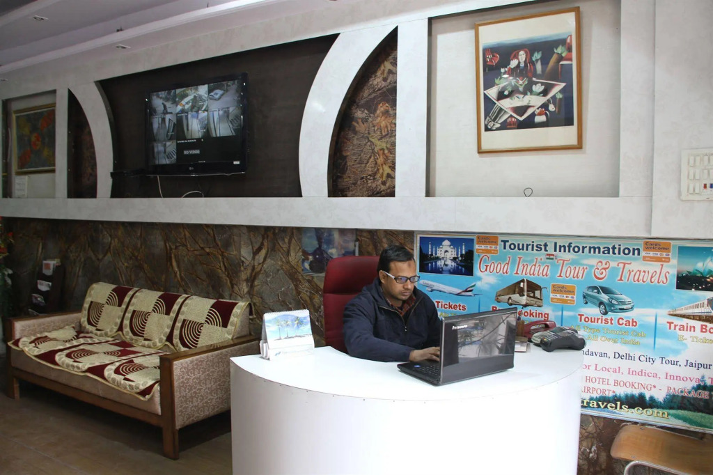 Hotel Su Shree Continental Dx 5 mins From New Delhi Railway Station & Free Car Parking