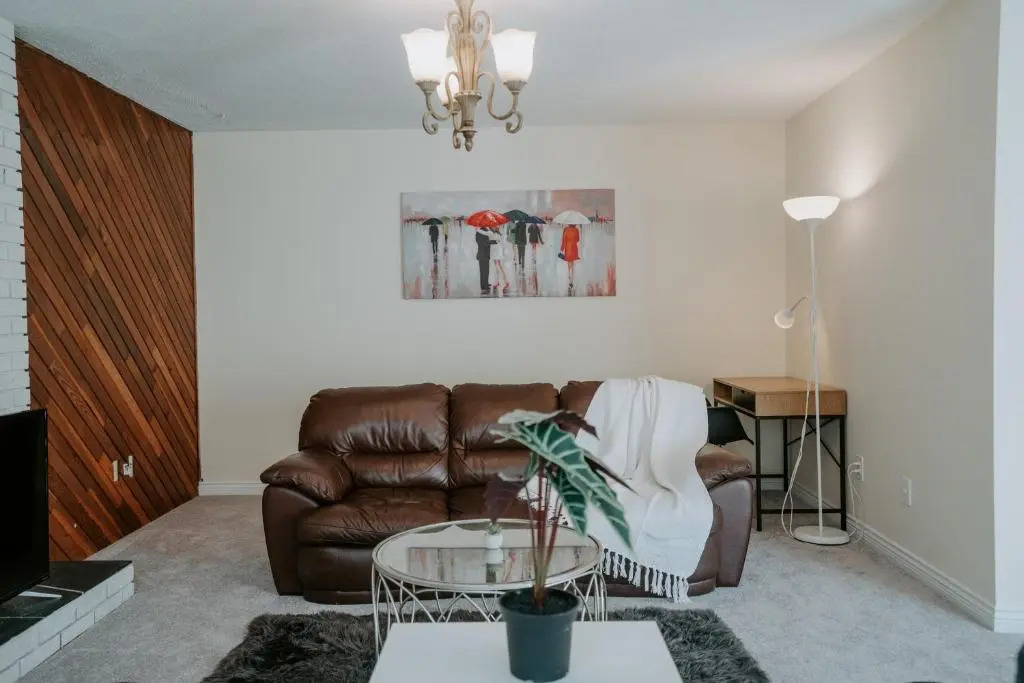 Cozy & spacious beautiful house in heart of the city