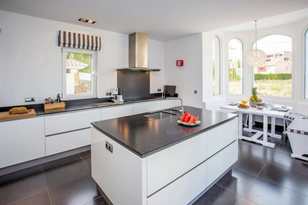 Fantastic Luxury Villa Near Marbella