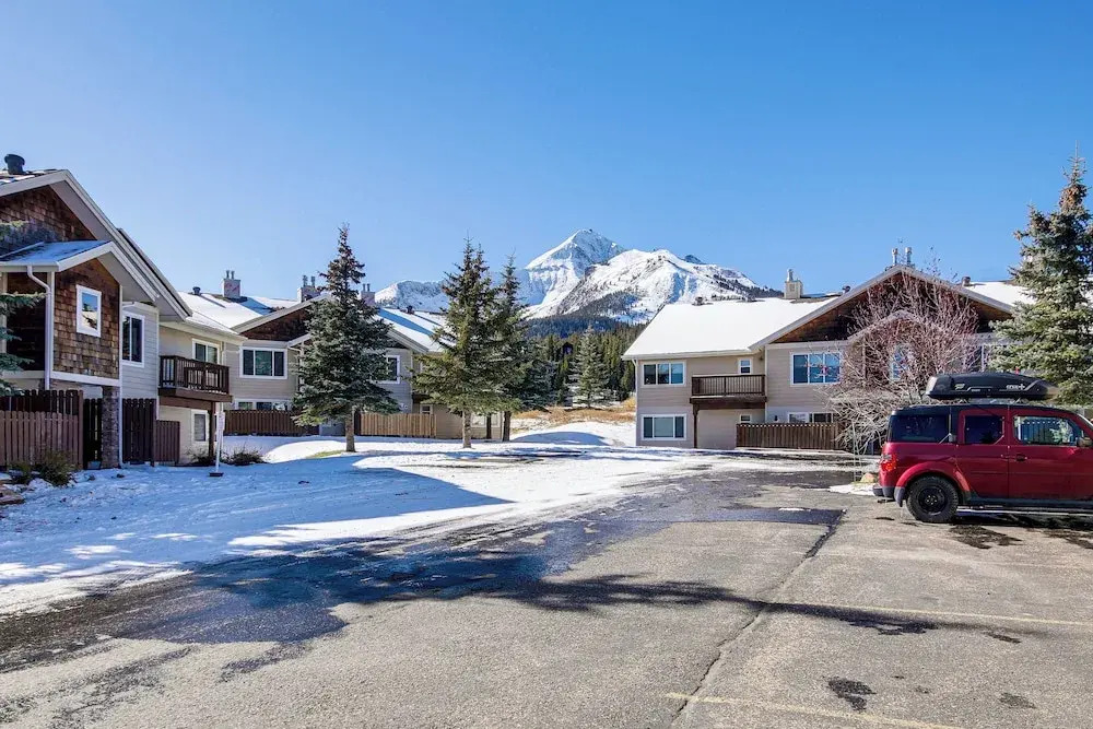 < 1 Mi to Big Sky Resort: Quiet Mtn-view Retreat