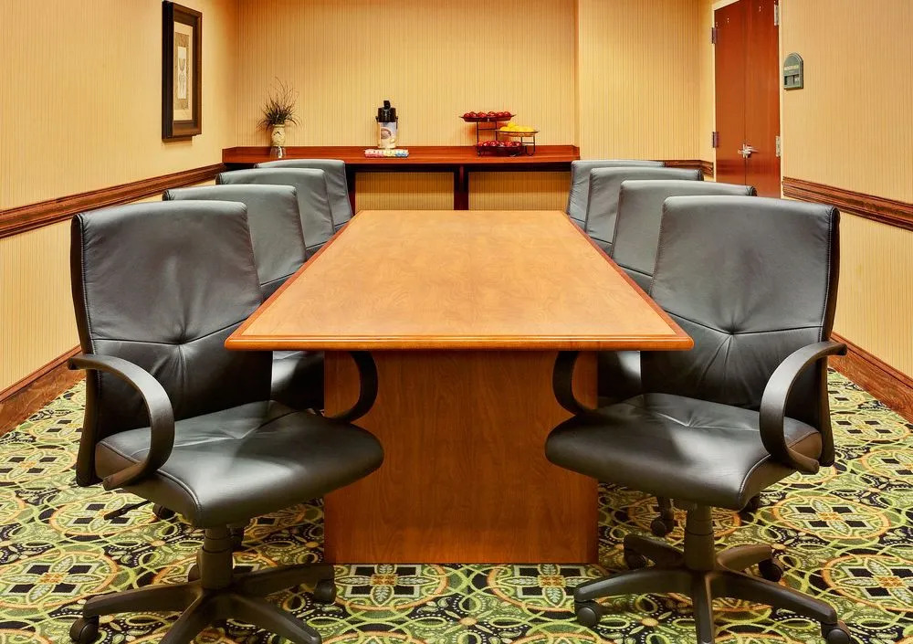 Holiday Inn Express Hotel & Suites Millington-Memphis Area