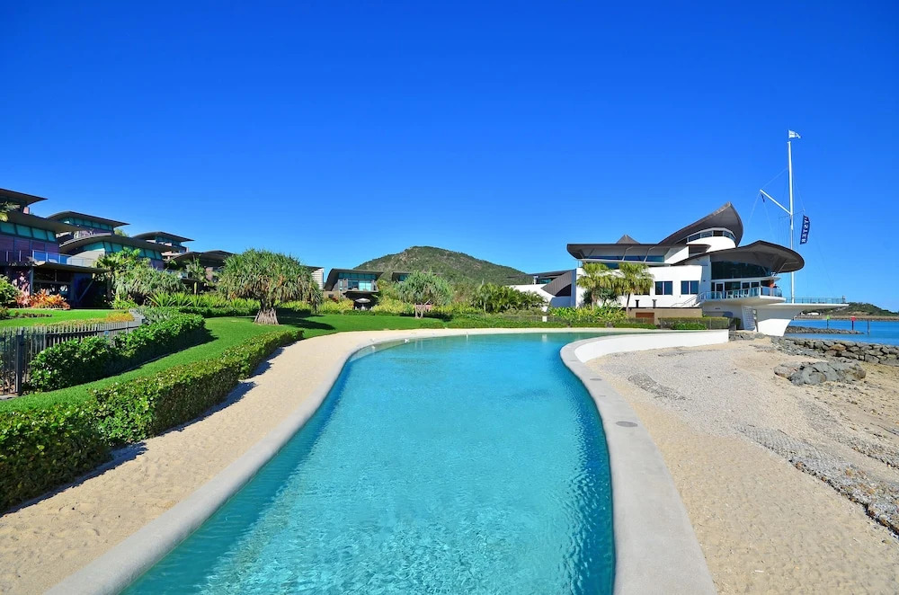 Yacht Club Villa 33-Serenity-Ocean Views with Golf Buggy