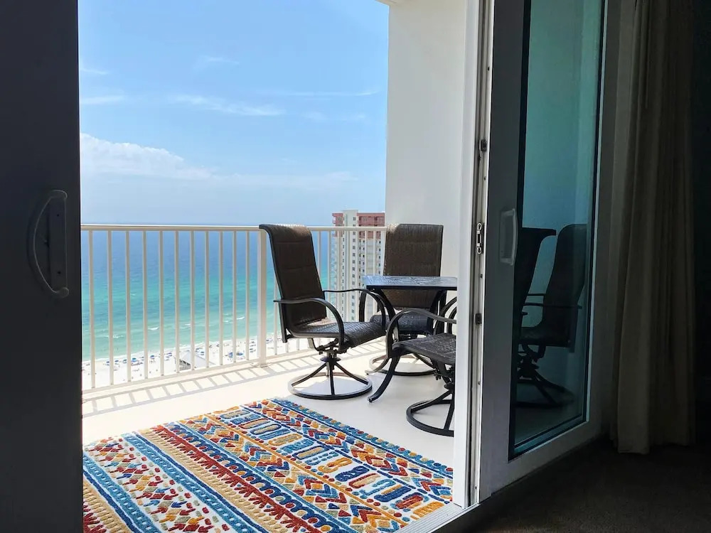 Laketown Wharf 2118