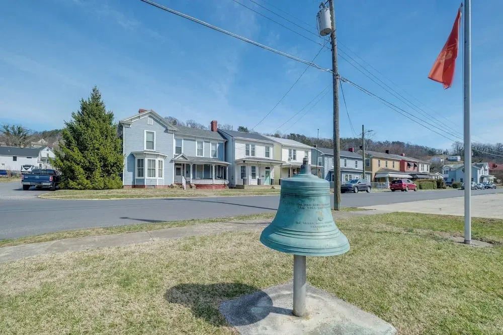 Virginia Getaway Near Douthat State Park