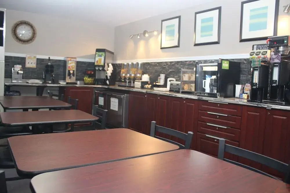 Moonlight Inn and Suites Sudbury