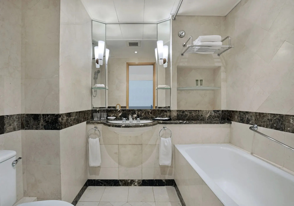 Harbour Plaza Resort City