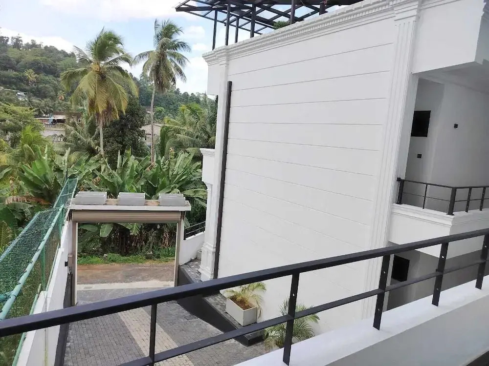 Diora Hotel