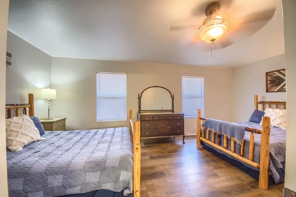 Hondo's River Haus Rr 1300 4 Bedroom Home by RedAwning