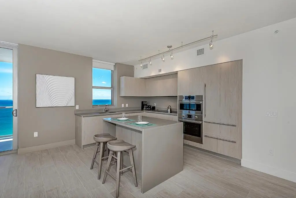 5 STARTSAMENITIES Luxury 2BR. FRONT Ocean & Bay VIEW