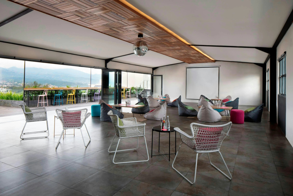 MOXY Bandung