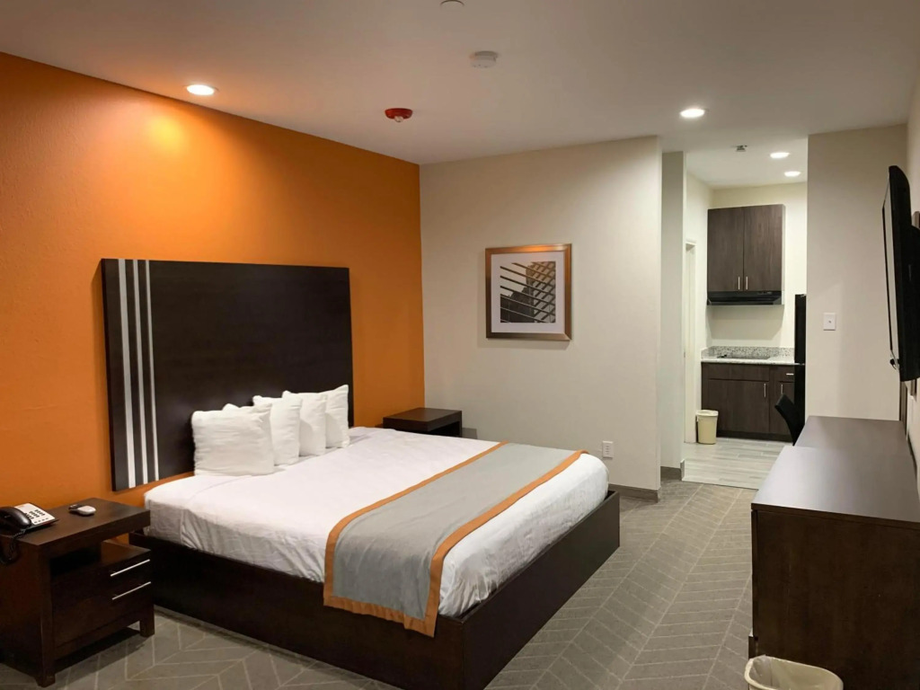 Scottish Inn & Suites - IAH Airport