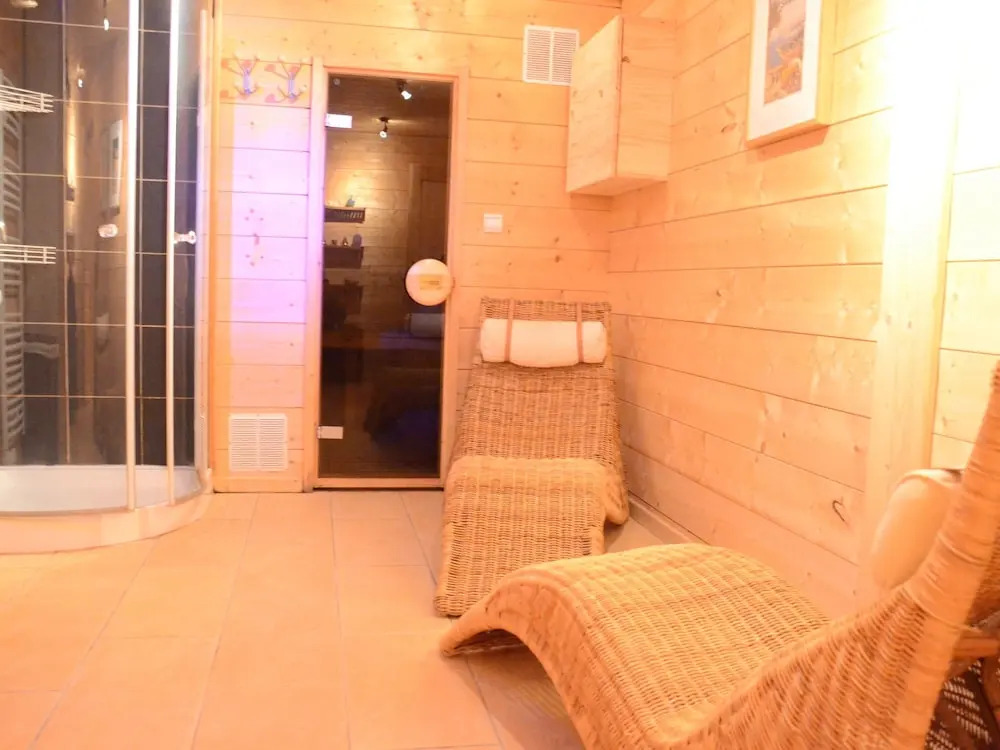 Cozy Chalet in Les Gets with Sauna