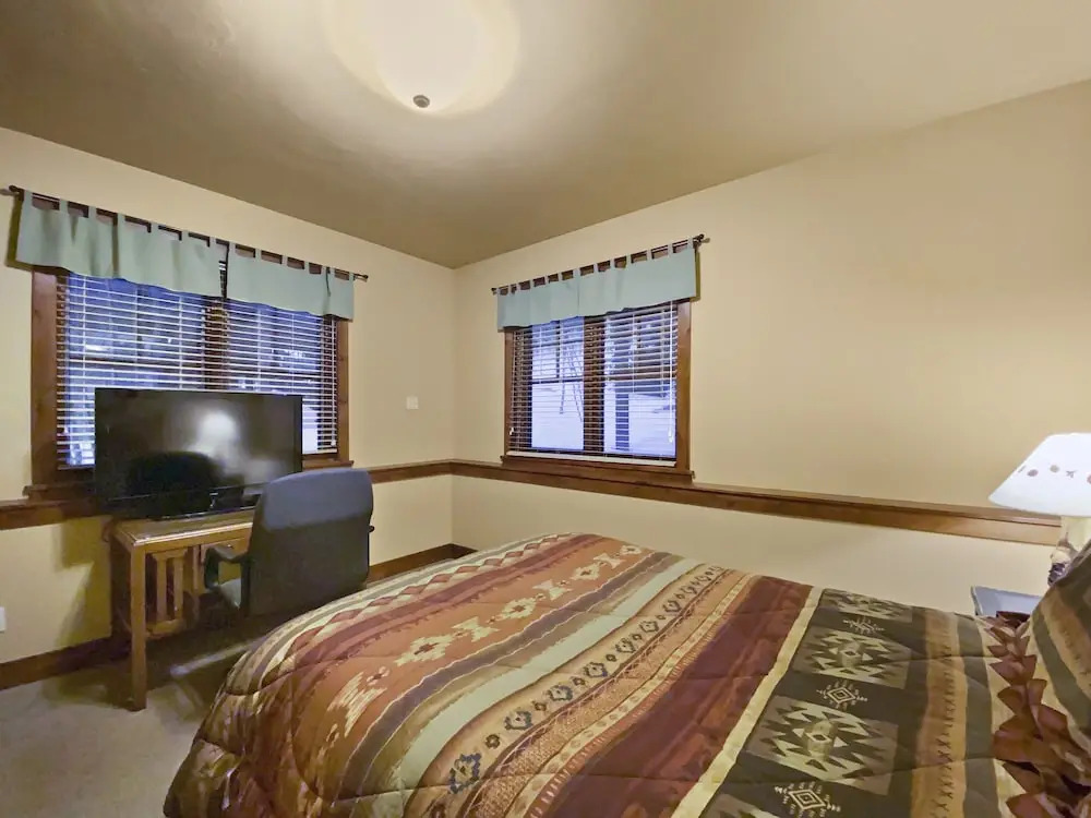 Dewey Placer Lodge 3 Bedroom Home by Redawning