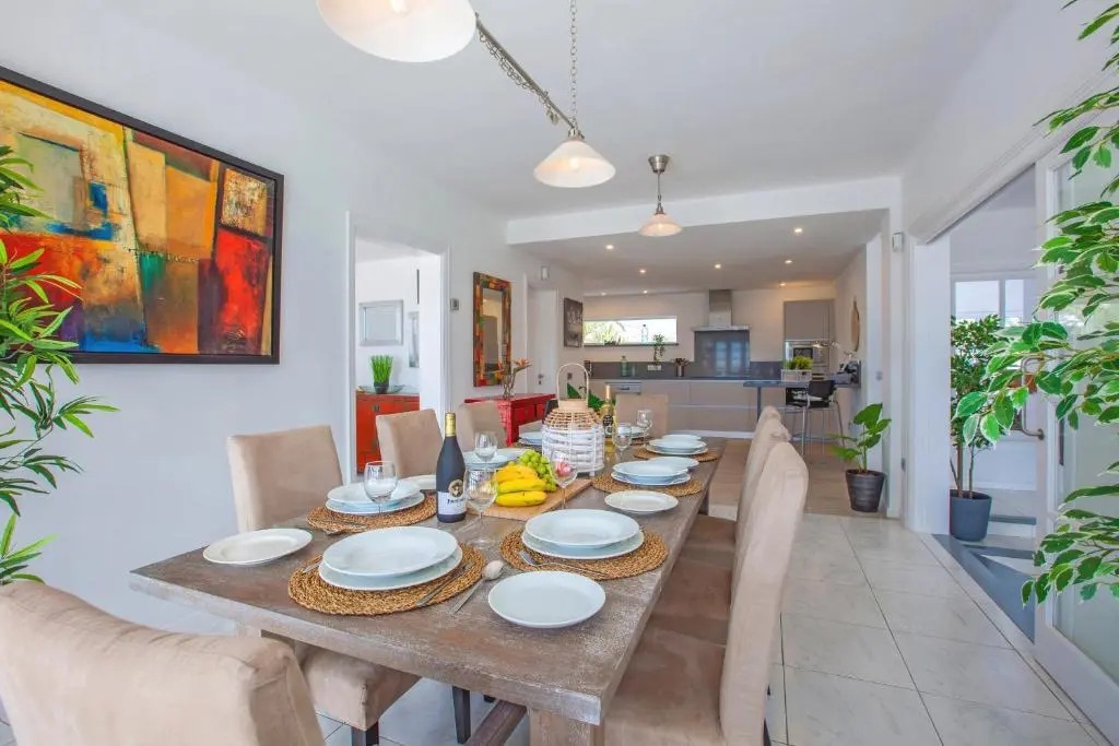 Villa Quiquere - great 4 bedroom Puerto Calero villa with heated pool hot-tub