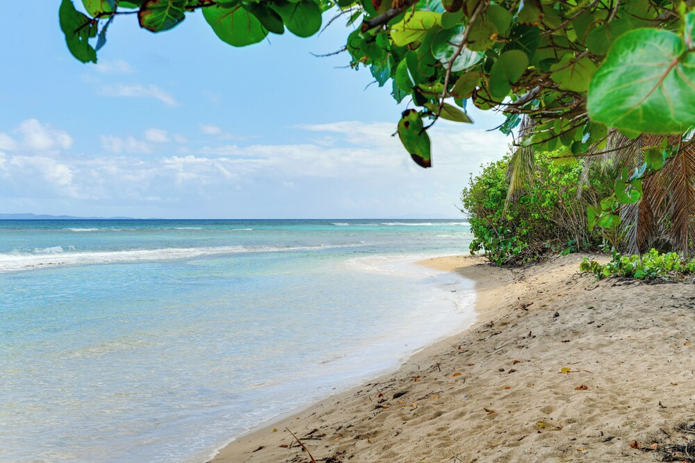 Resort-style Casita: Walk to Playa La Chata!