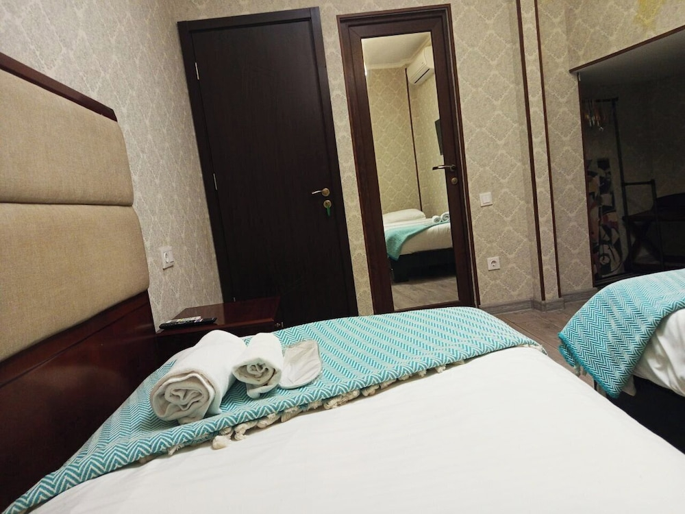 Room N 6 by Kraveli