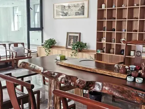 Jinzhong Mural Art Hotel