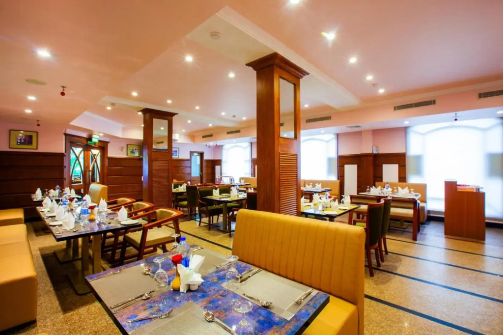Holiday Hotel