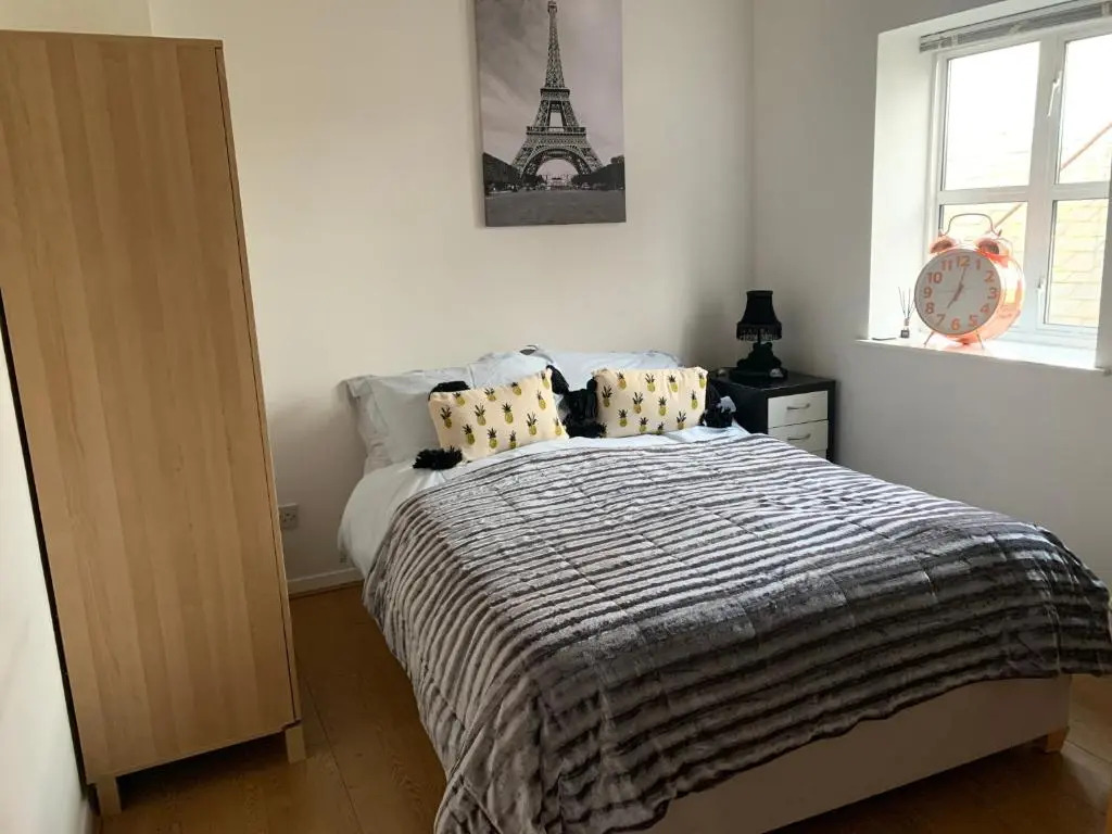 2 Bed Duplex Penthouse Apartment by Mathew Street Sleeps 6