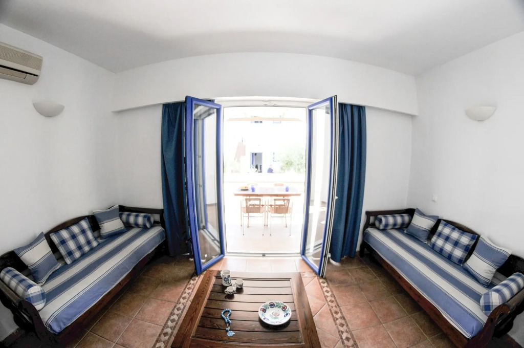 Katikies Studios & Apartments