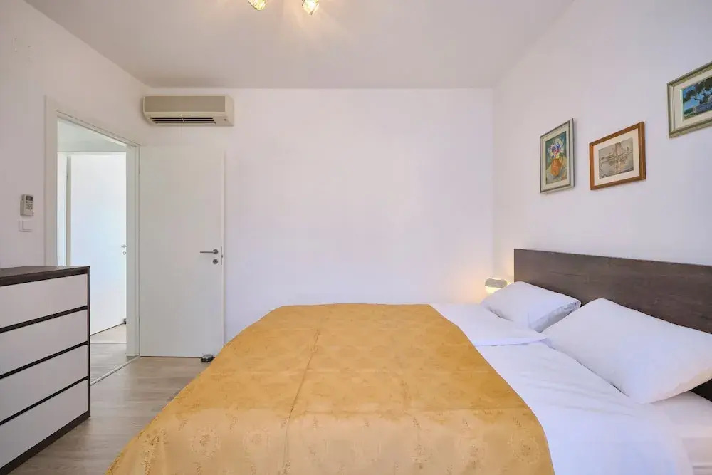 LAV Central Apartment by Litto