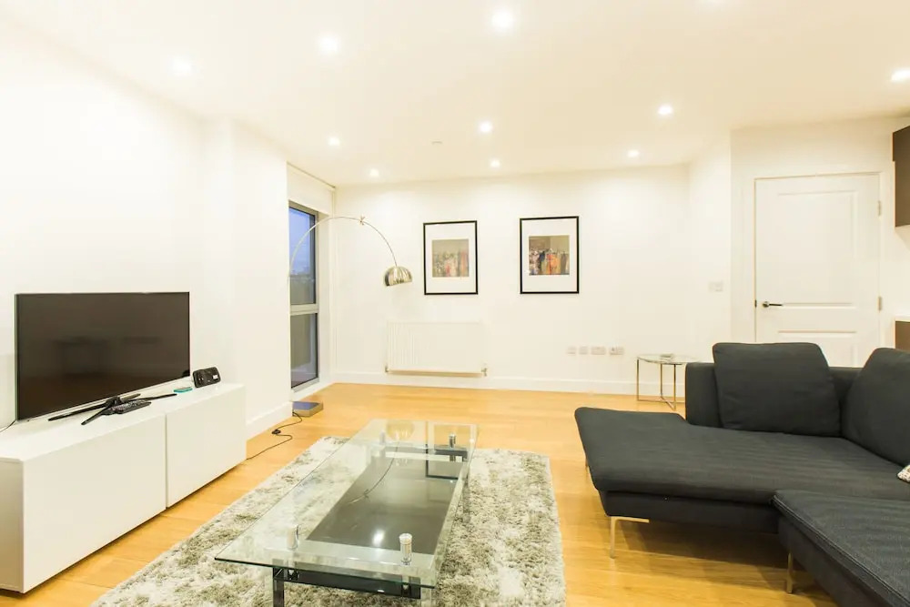Two Bedroom Apartment Aldgate