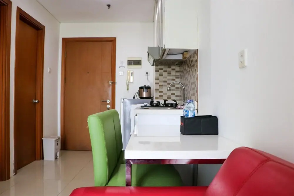 Great Location and Comfy 1BR Apartment at Woodland Park Residence By Travelio