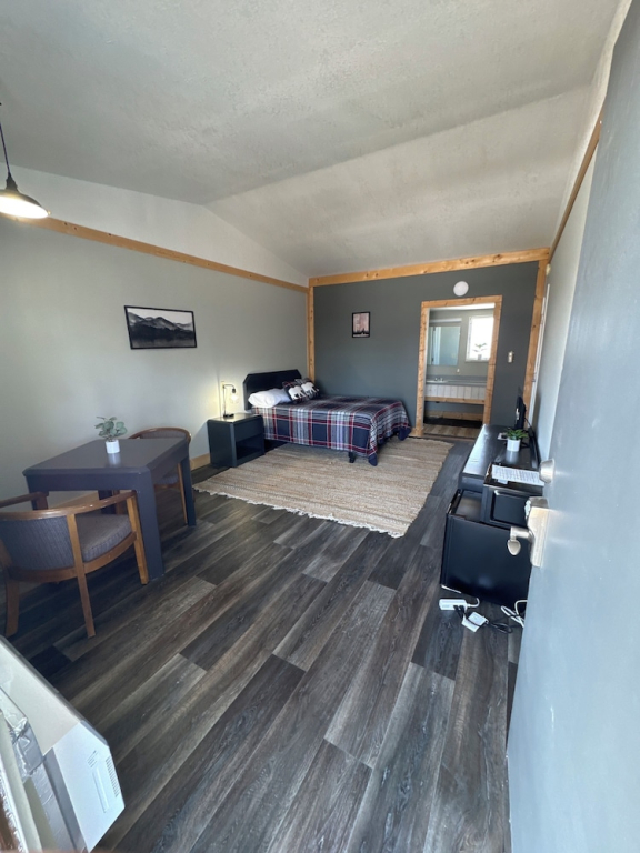 Tecumseh Inn & Suites