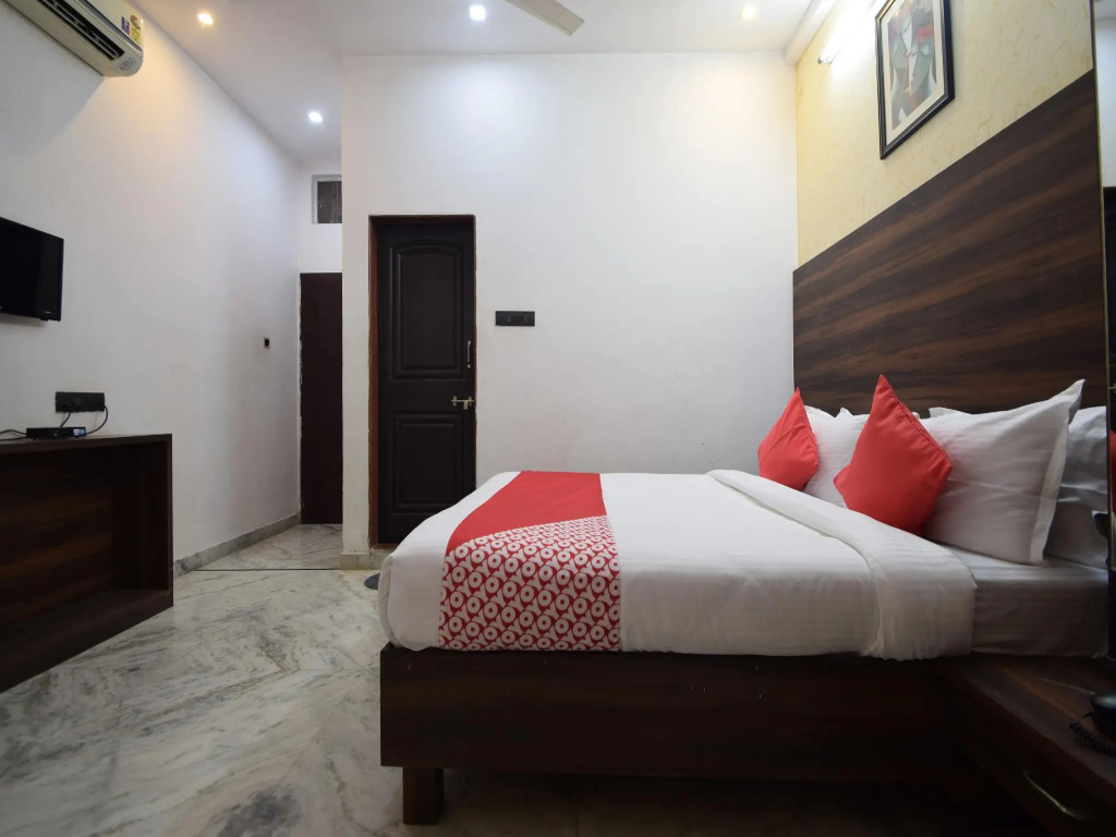 OYO 16914 Hotel Kiran Shree