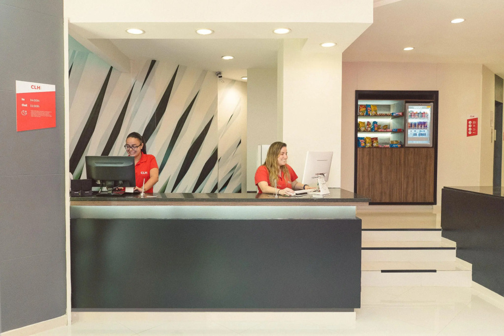 CLH Suites Domingos Ferreira