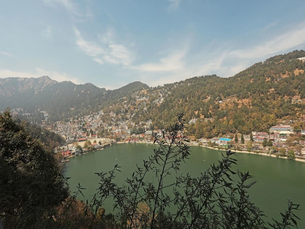 OYO 13157 Home 2BHK Lake View Ayarpatta Nainital