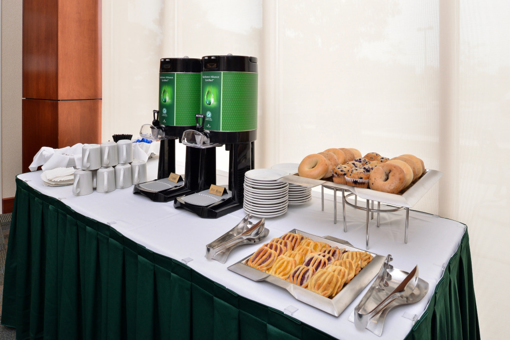 Holiday Inn Madison at The American Center by IHG