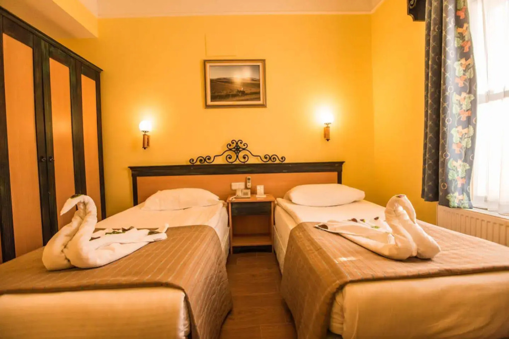 Tassaray Hotel