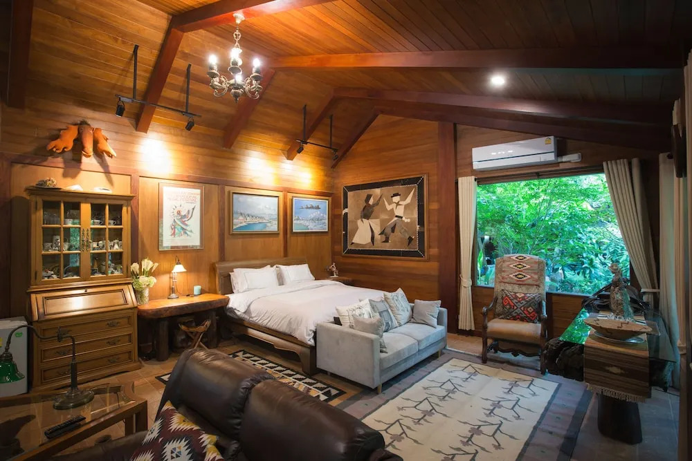 Cattanis Riverside Home