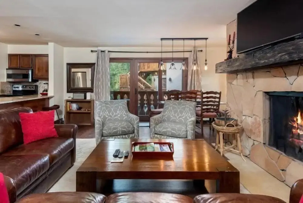 Modern 2 Bedroom Condo at the Base of Vail Mountain Next to Gondola One