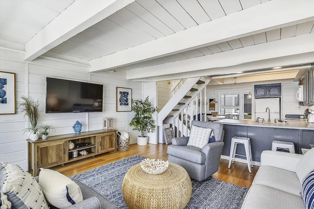 Atlantic Watergate 16 by Long & Foster