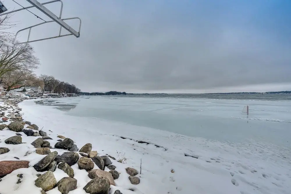 Family-friendly Lake Waubesa Home: Boat + Swim!