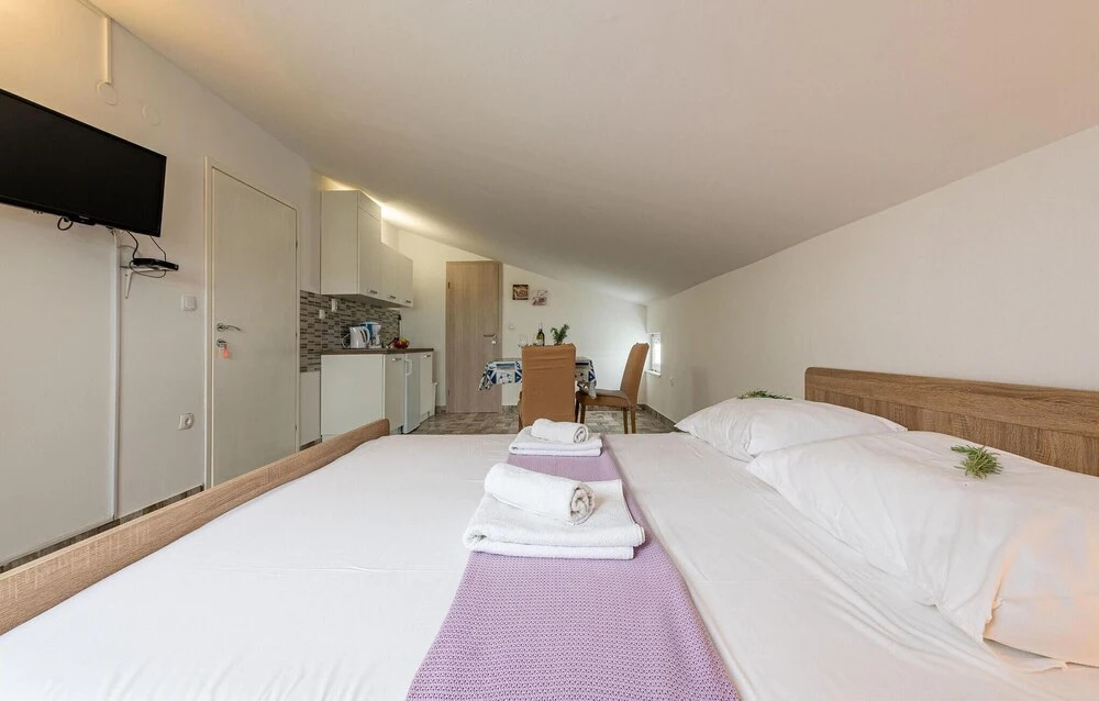 Awesome Apartment in Vrsi With Wifi