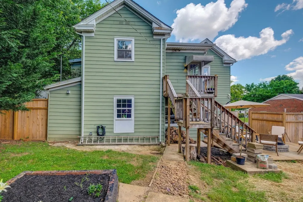 3 Mi to Liberty U: Apt w/ Full Kitchen & King Bed!